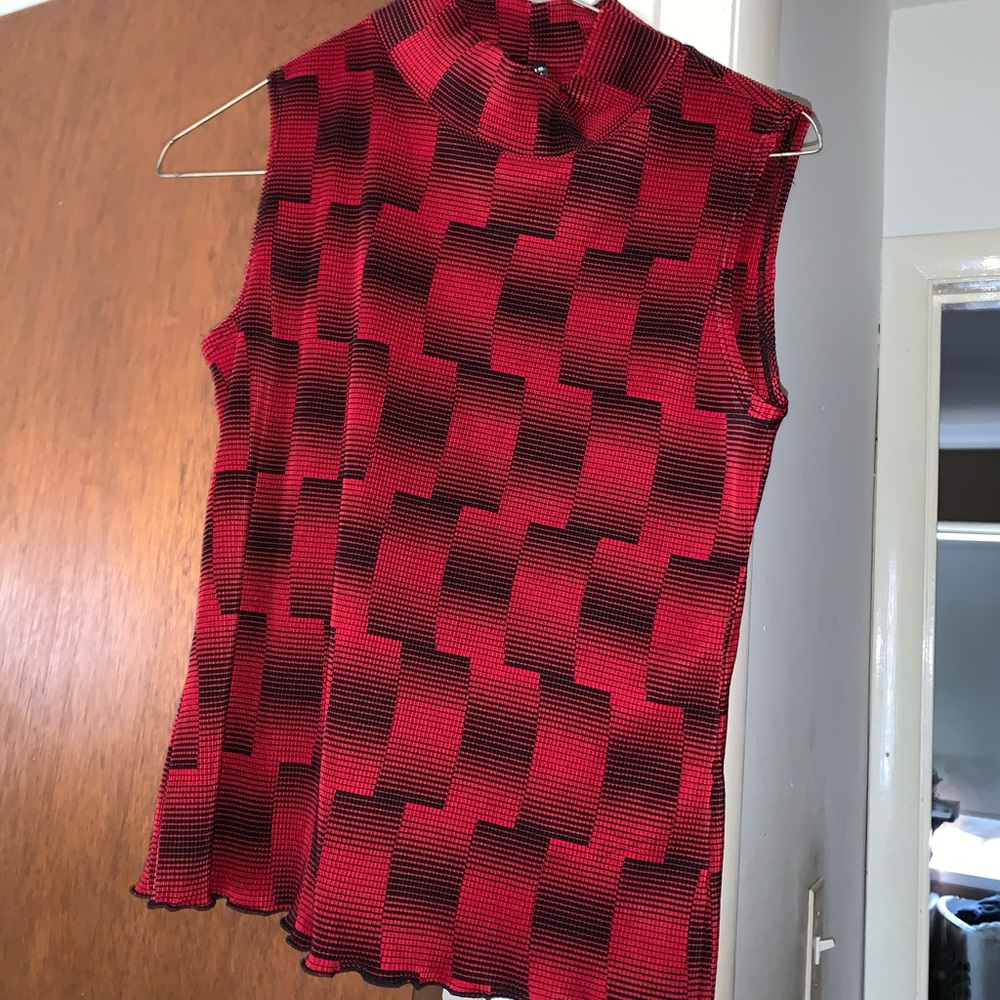 Red and black no sleeve top
